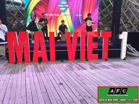 Thi Cong Chu Mica Den Led Phu Quoc