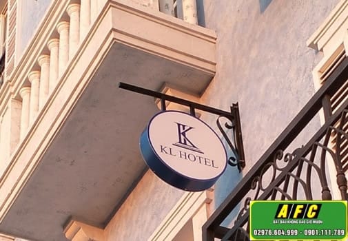 Thi Cong Hop Den Phu Quoc